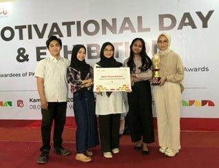 TIM PKM-RE TEKNOLOGI PANGAN RAIH “BEST PRESENTATION” DI MOTIVATIONAL DAY